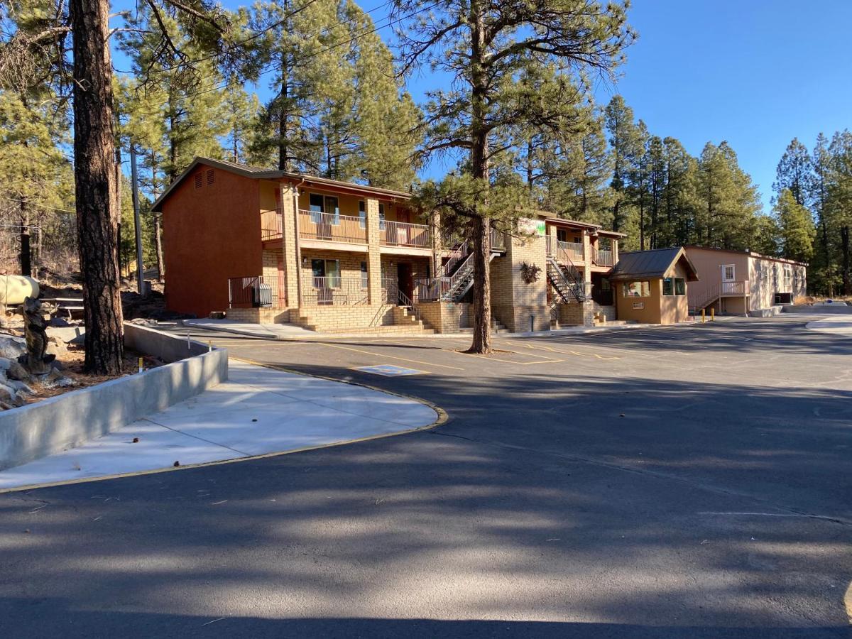 Motel In The Pines Munds Park Exterior foto